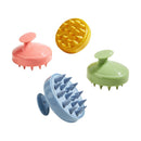 COMO USAR? Basta aplicar shampoo em todo o couro cabeludo. Segure a escova usando a alça na palma da mão e massageie lentamente o shampoo em todo o couro cabeludo em um movimento para cima e para baixo. Use a pressão que quiser ou o que for mais confortável. Repita diariamente para resultados máximos.