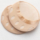 Não suporta dor no pé depois de uma noite de salto alto?  Aproveite o conforto trazido a você pelas almofadas de antepé de tecido Honeycomb! Um amortecimento de favo de mel 3D no antepé melhora a distribuição da pressão e alivia a tensão causada por Mortons Neuroma, calos, dor no pé do metatarso ou joanetes. Deslize sobre estas almofadas invisíveis do antepé com seus calcanhares. Passe a noite confortavelmente, sem que as pessoas percebam! 
